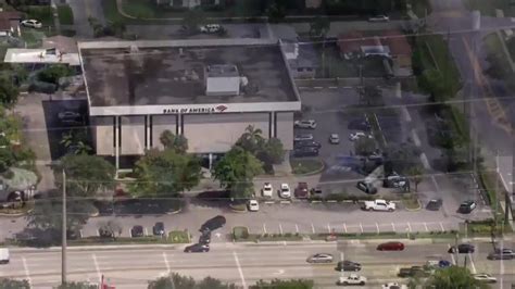 BSO search for 3 suspects accused of robbing victim at ATM in Lauderdale Lakes